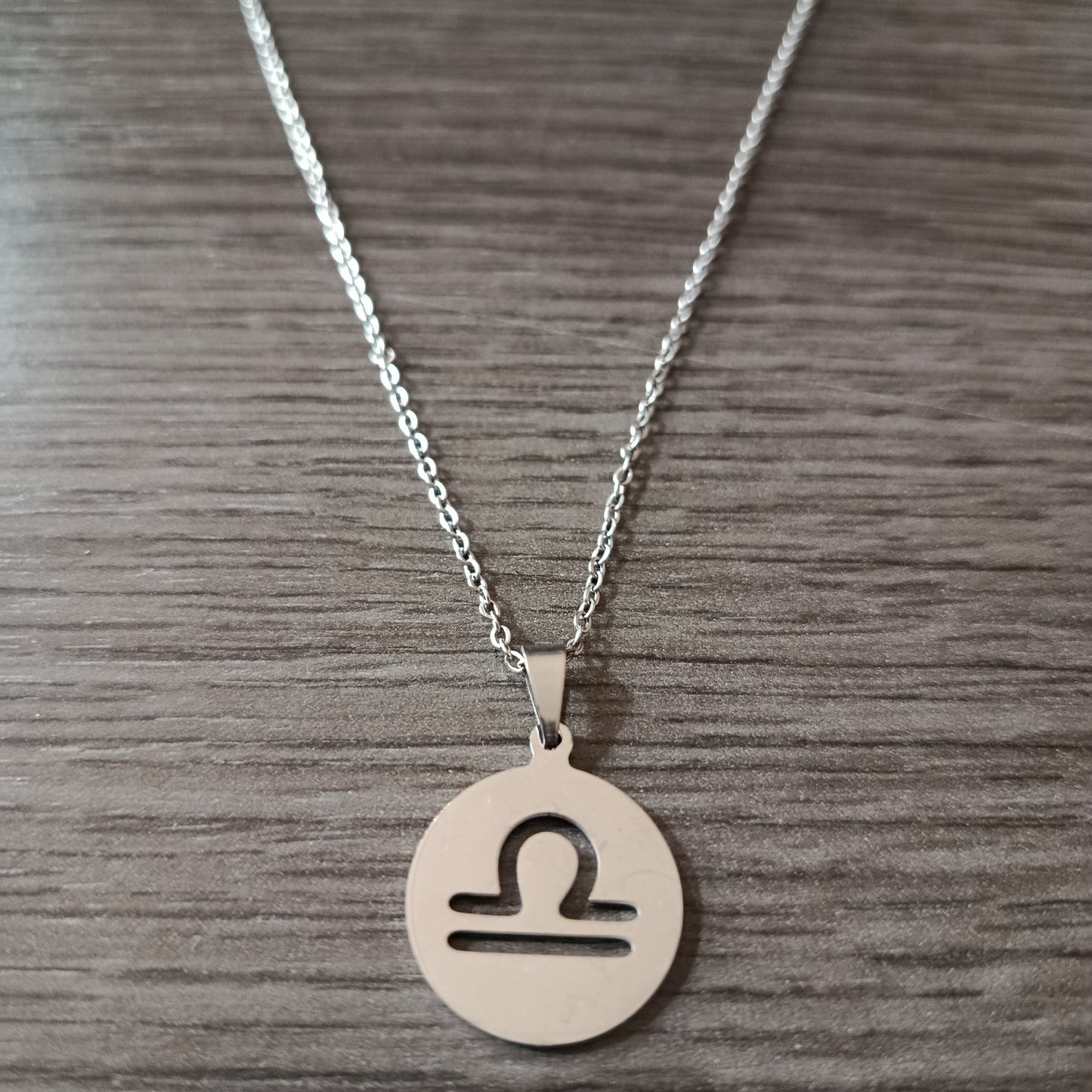Collar acero medalla Libra