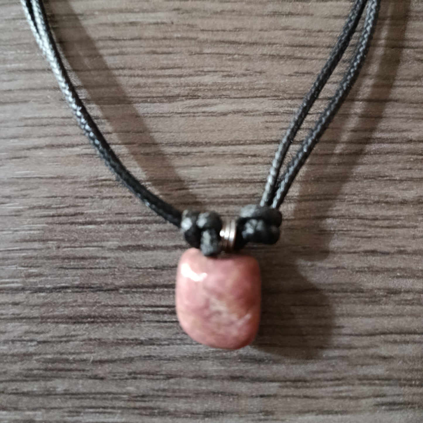 Collar piedra Rodonita