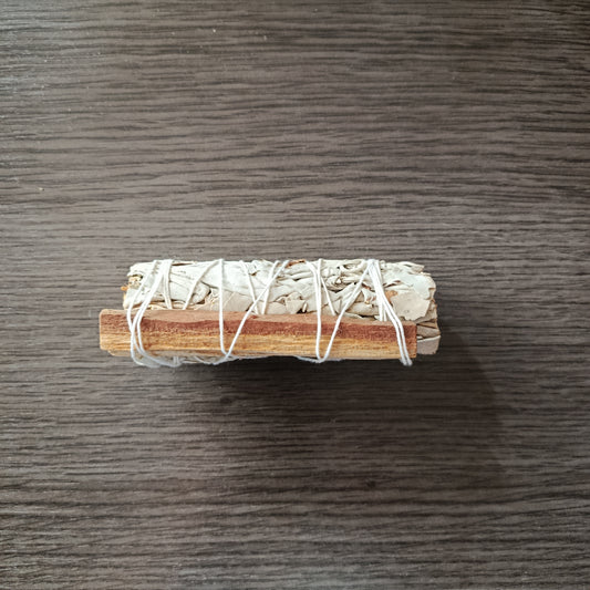 Atadito de hierbas de Salvia Blanca y Palo Santo