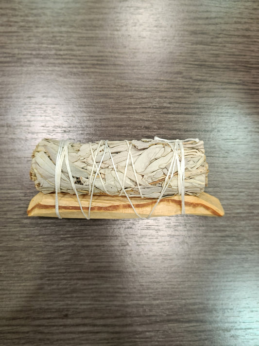 Atadito de hierbas de Salvia Blanca y Palo Santo